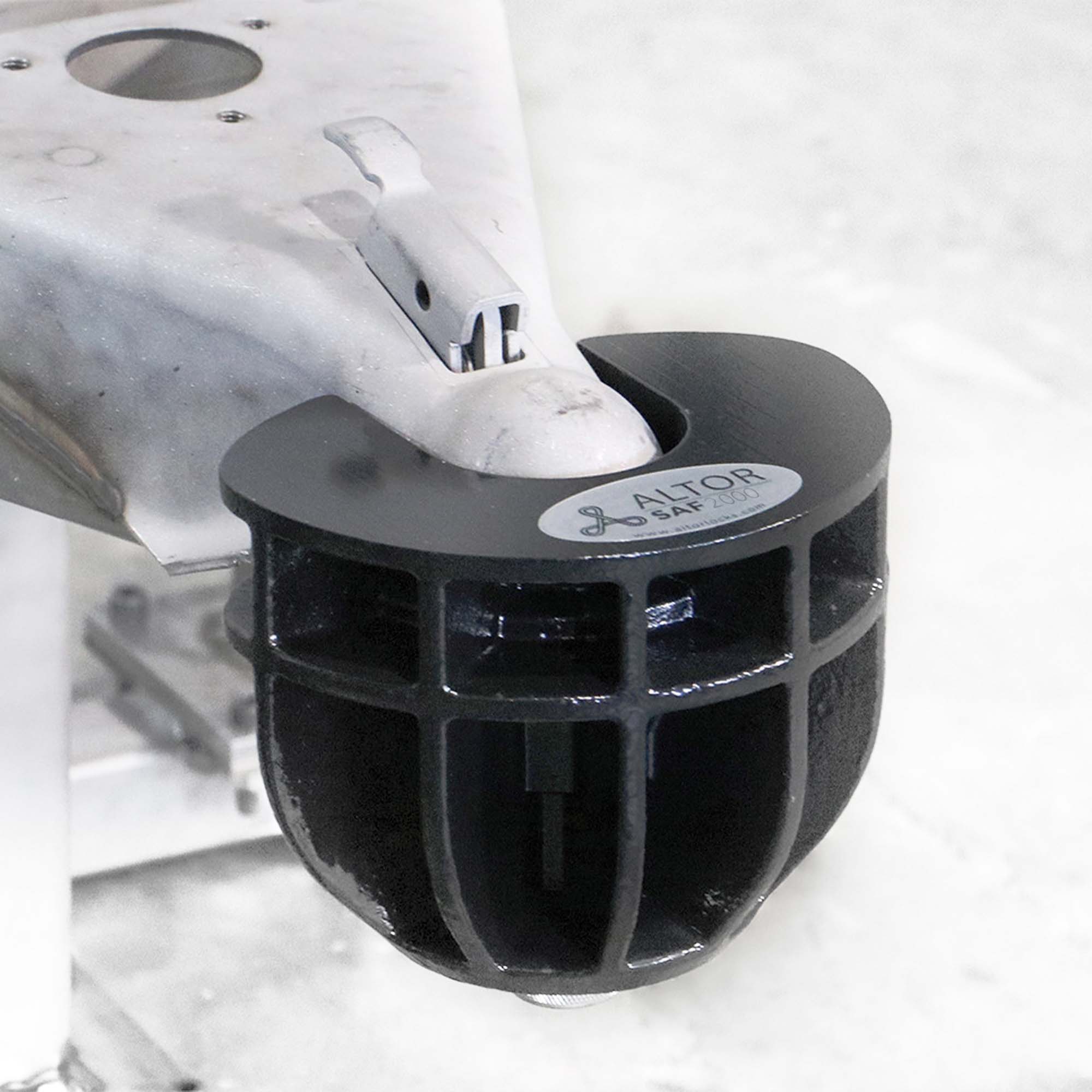 Altor SAF Trailer Lock - 2"